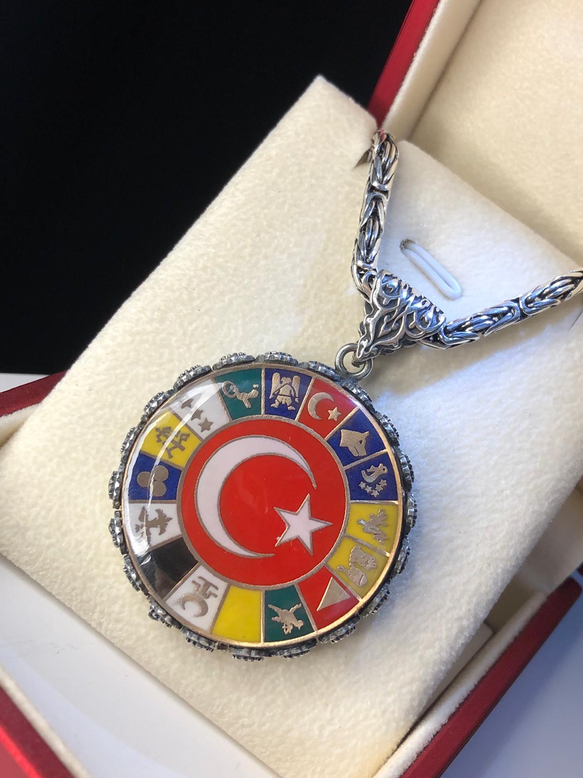 Erkek Gümüş Kolye - 16 Türk Devleti Bayrakları İşlemeli Ay Yıldız Kral Zincirli Erkek Kolye