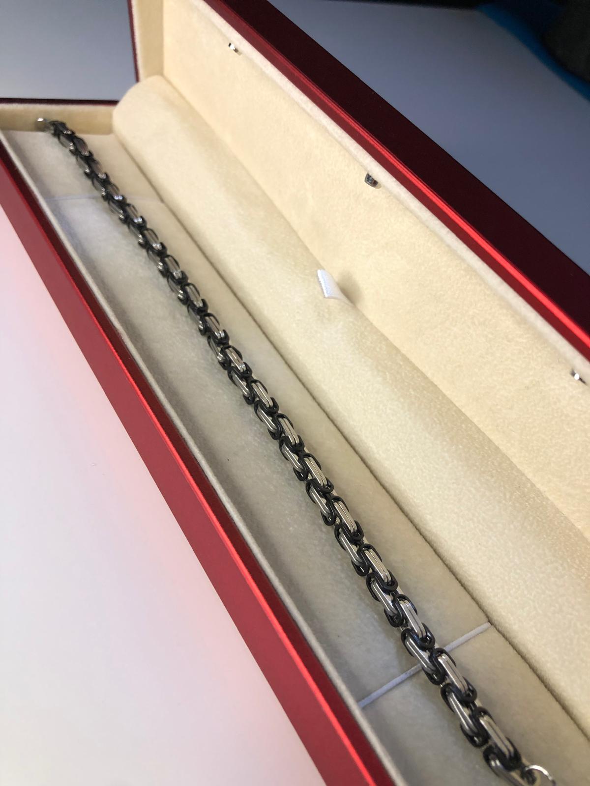 5mm Kral Erkek Çelik Siyah Beyaz Bileklik • Işıklı Kutuda • Sevgiliye • Eşe • Babaya Bileklik