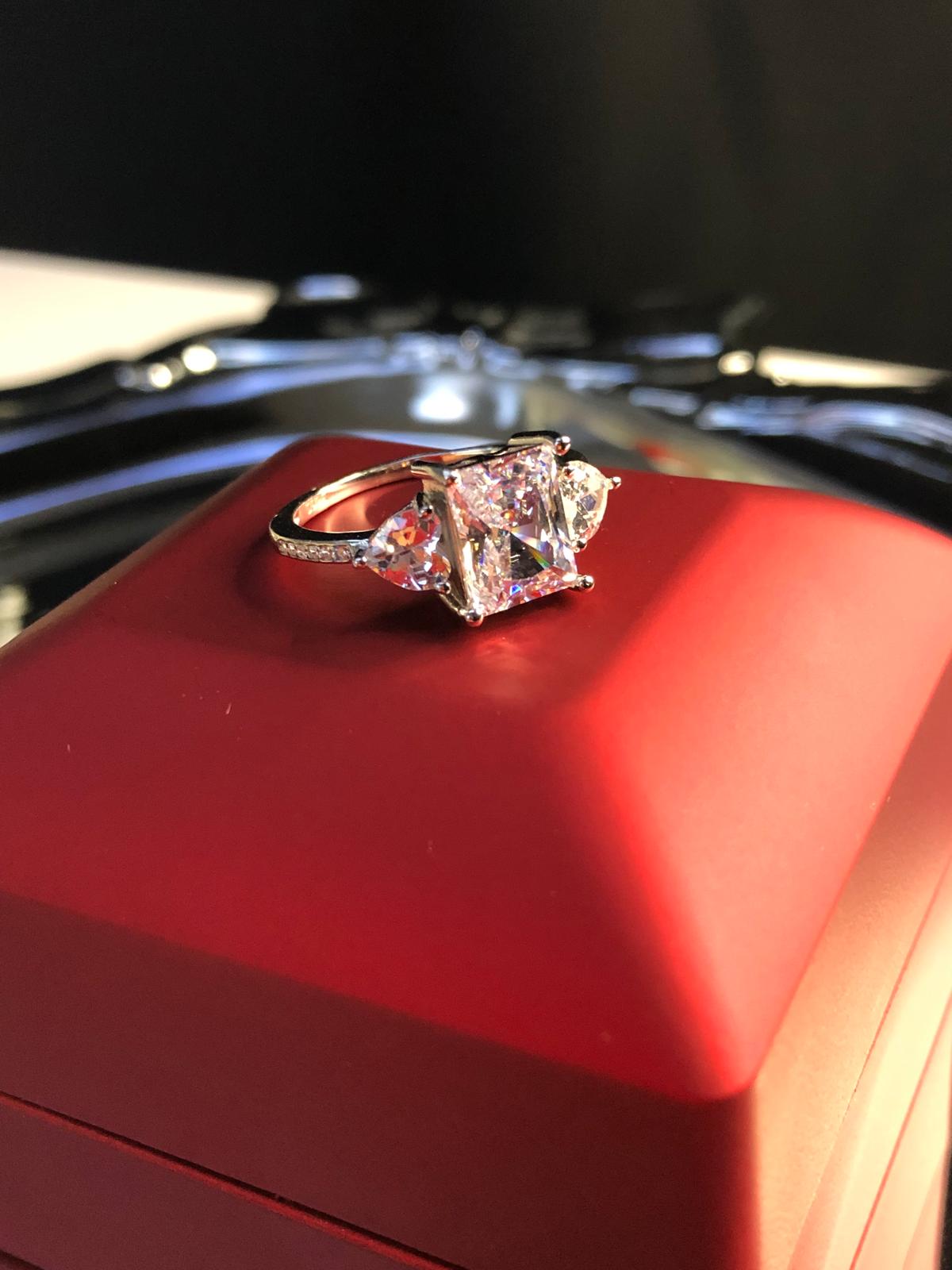 Vog Pırlanta Tasarım Baget V Kalp Effective Diamond Taşlı 925 Gümüş Evlilik Teklifi Yüzük