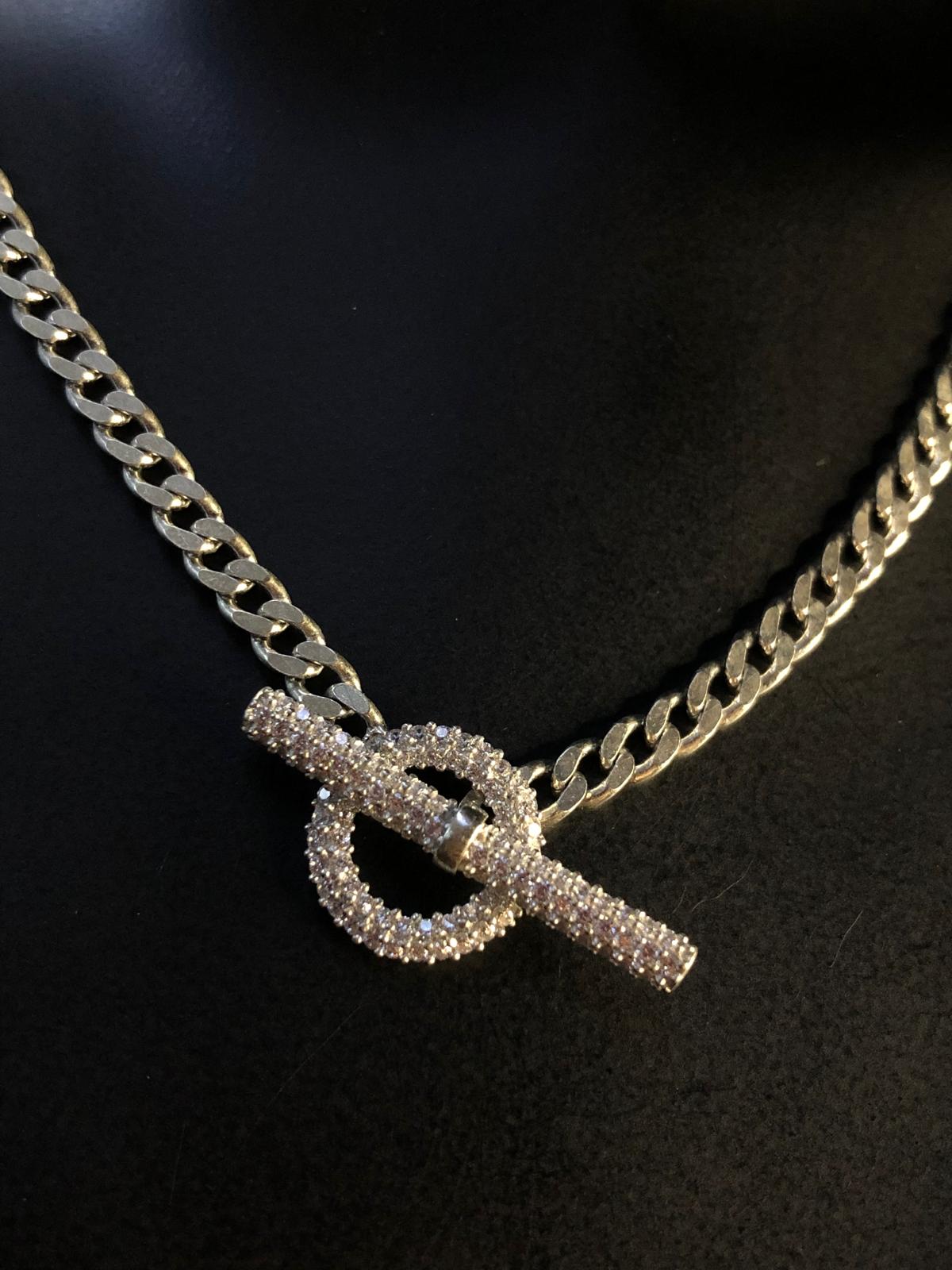 Vog Beyaz T Bar Zirconia Taş Detaylı Kilit Choker Gurmet Zincirli Sevgiliye Eşe Anneye Hediye Kolye