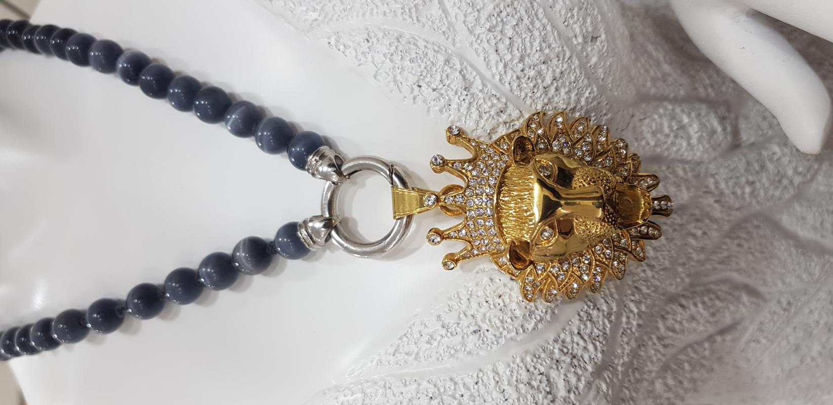 ÇELİK DUMANLI GRİ KAPLAN GÖZÜ TAŞLI SARI ASLAN(LION) KASI KOLYE