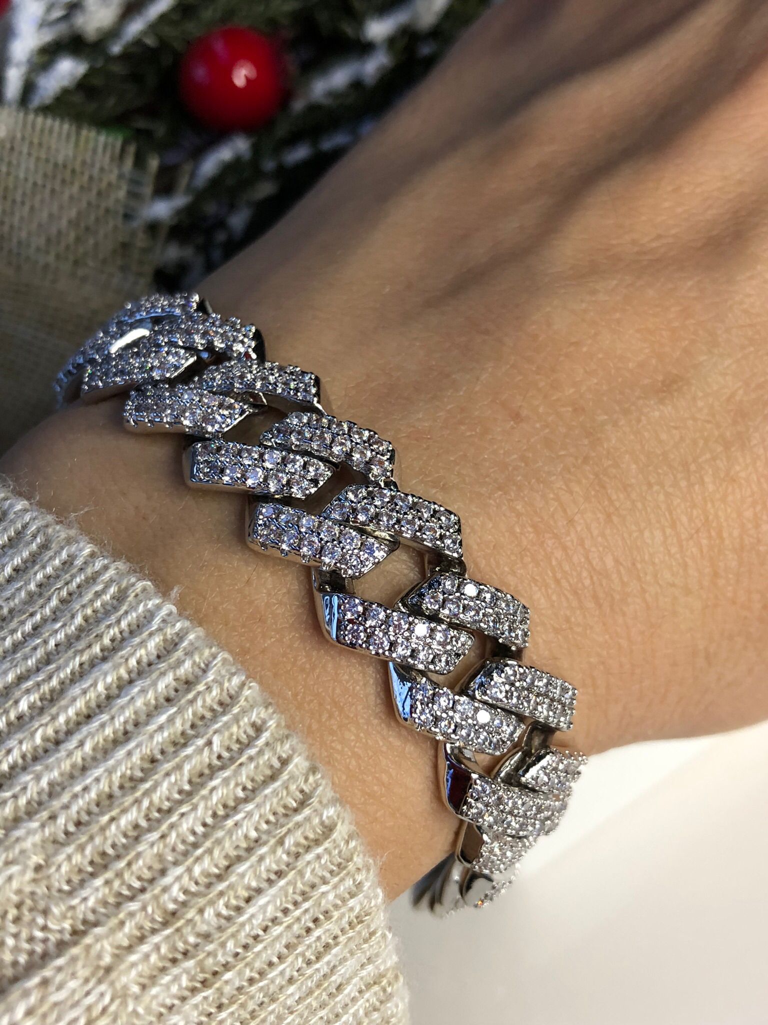 Vog Cuban Model Full Taşlı Monaco İconik Kilitli Beyaz Renk Mikro Kaplama Hediye Bileklik