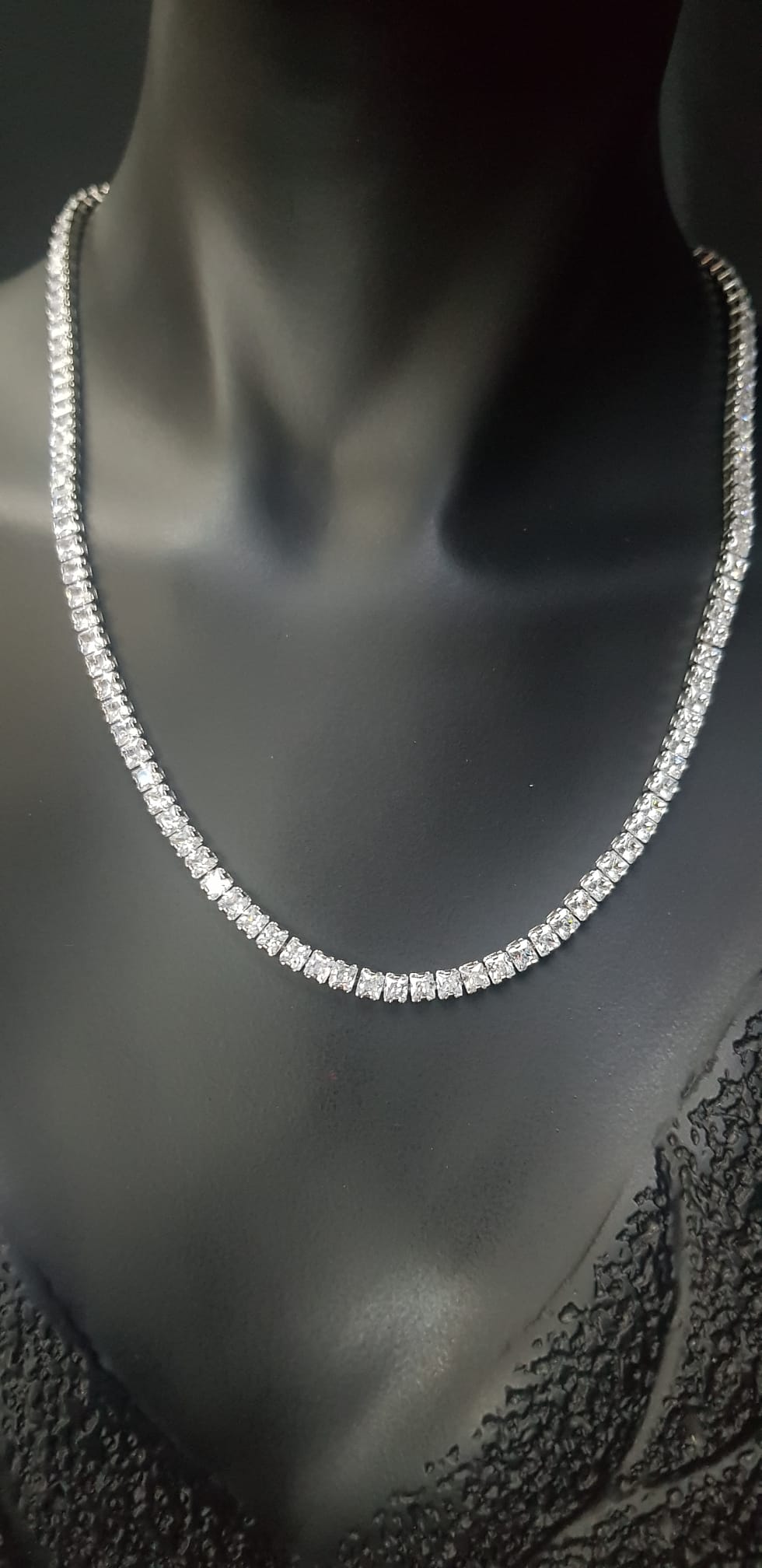 Xuping Kadın Su Yolu Kolye Kare Kesim Beyaz Renk Swarovski Taşlı Micro Kaplama Kararmaz