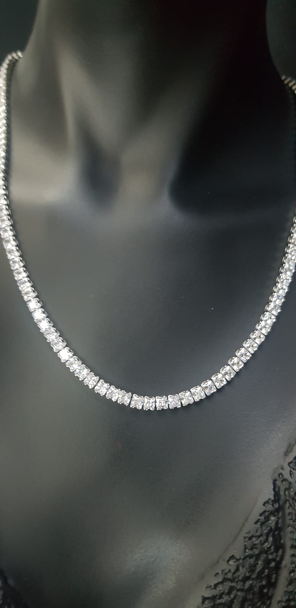 Xuping Kadın Su Yolu Kolye Kare Kesim Beyaz Renk Swarovski Taşlı Micro Kaplama Kararmaz