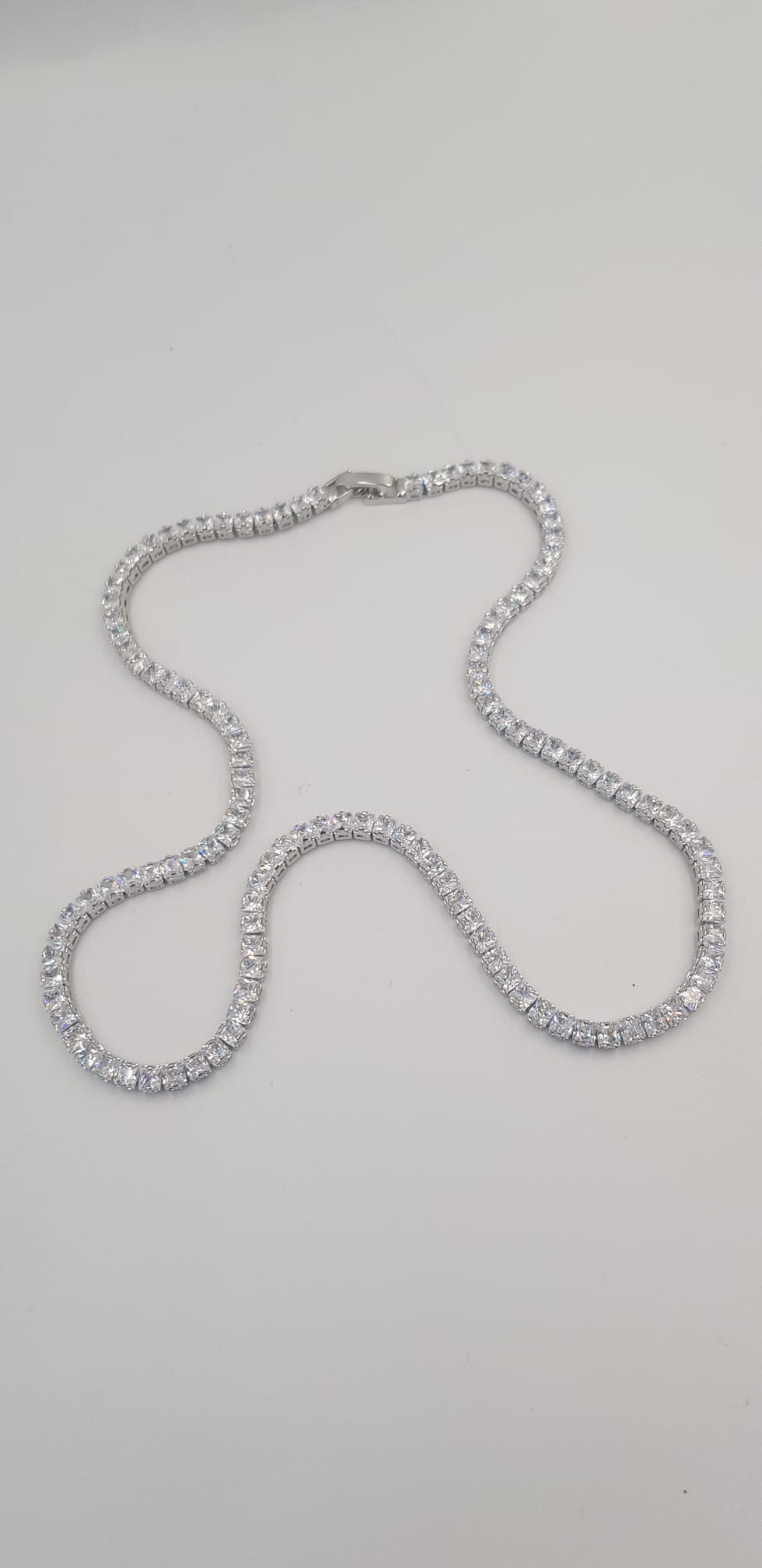 Xuping Kadın Su Yolu Kolye Kare Kesim Beyaz Renk Swarovski Taşlı Micro Kaplama Kararmaz