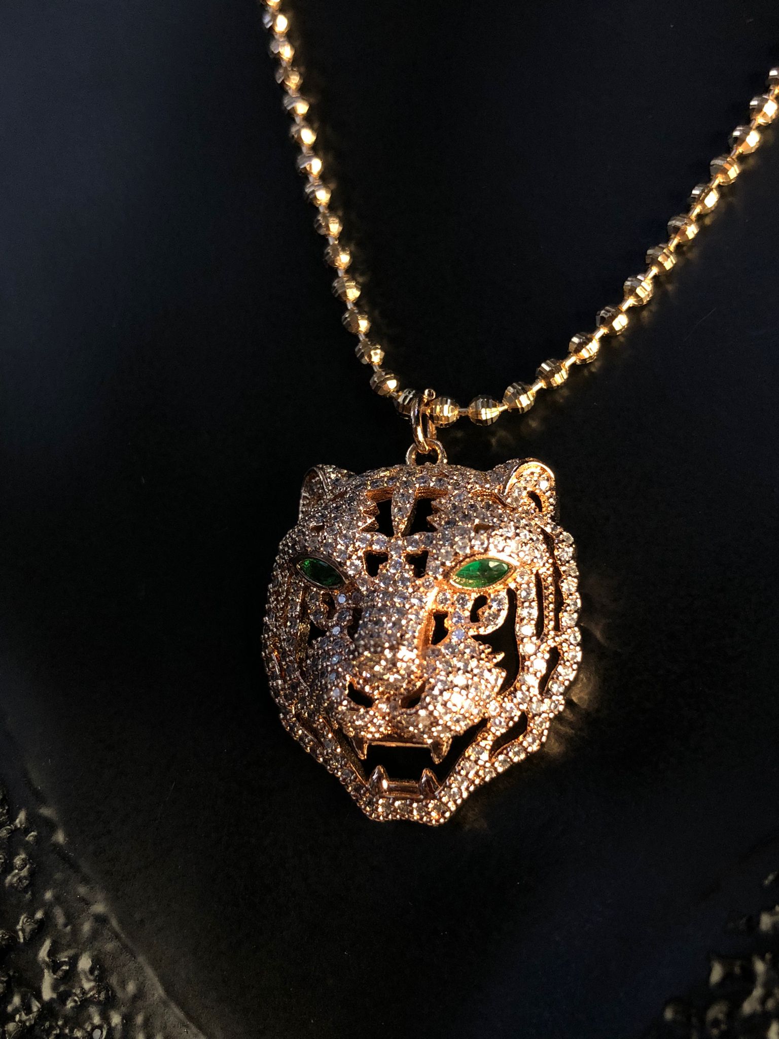 Xuping Tasarım Mikro Kaplama Swarovski Taşlı Rose Renk Kaplan Sevgiliye Eşe Bijuteri Kolye