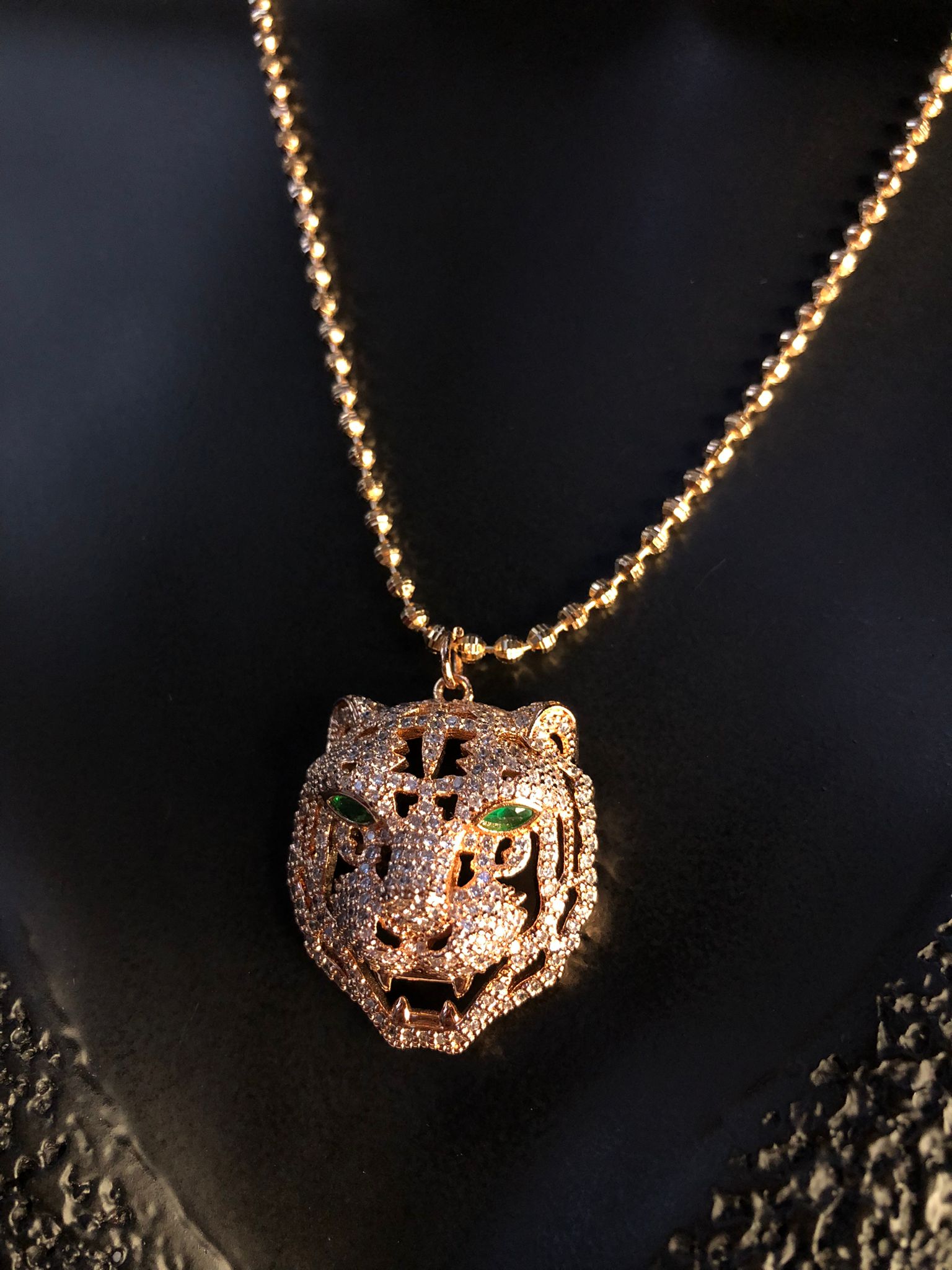 Xuping Tasarım Mikro Kaplama Swarovski Taşlı Rose Renk Kaplan Sevgiliye Eşe Bijuteri Kolye