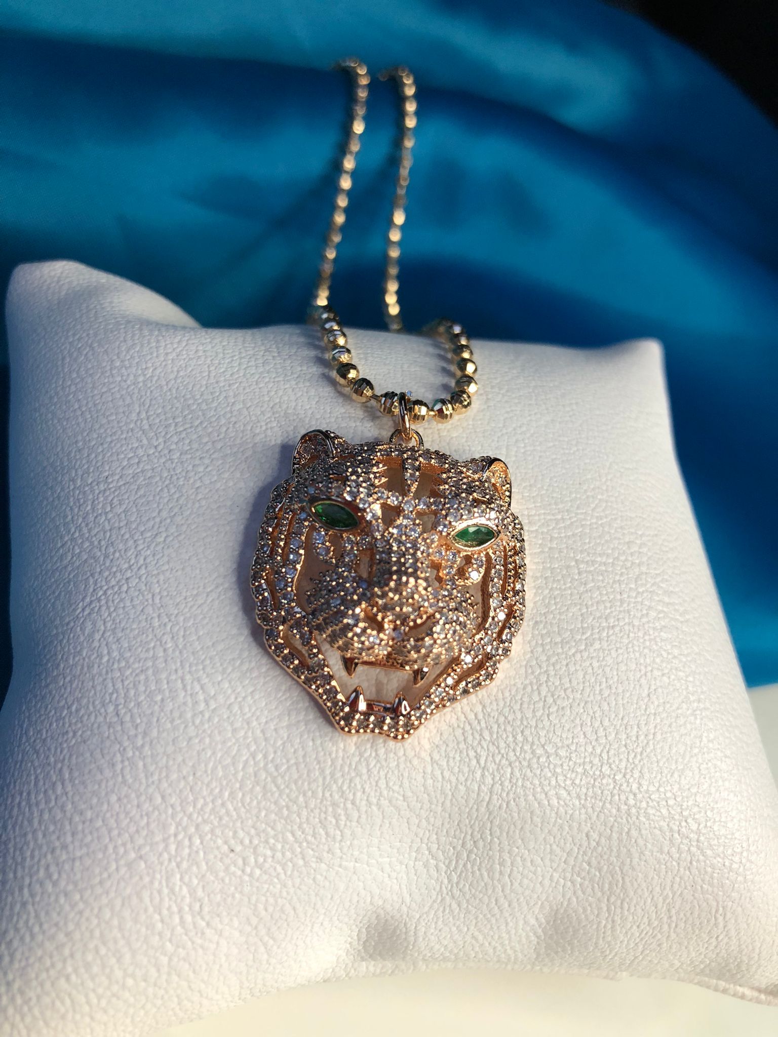 Xuping Tasarım Mikro Kaplama Swarovski Taşlı Rose Renk Kaplan Sevgiliye Eşe Bijuteri Kolye