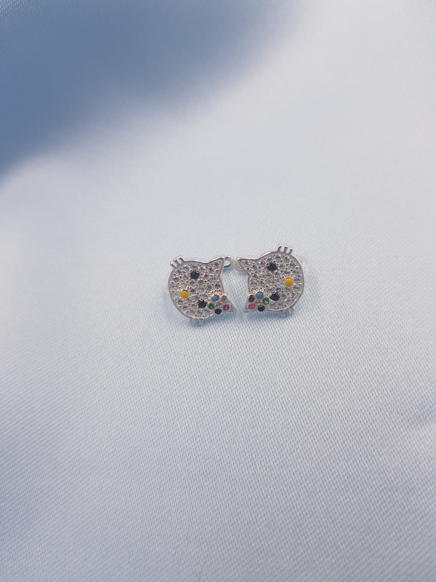 Vog Zirconia Taş İşlemeli 925 Ayar Gümüş Hello Kitty Kedicik Hediyelik Çocuk,Bebek Küpesi 