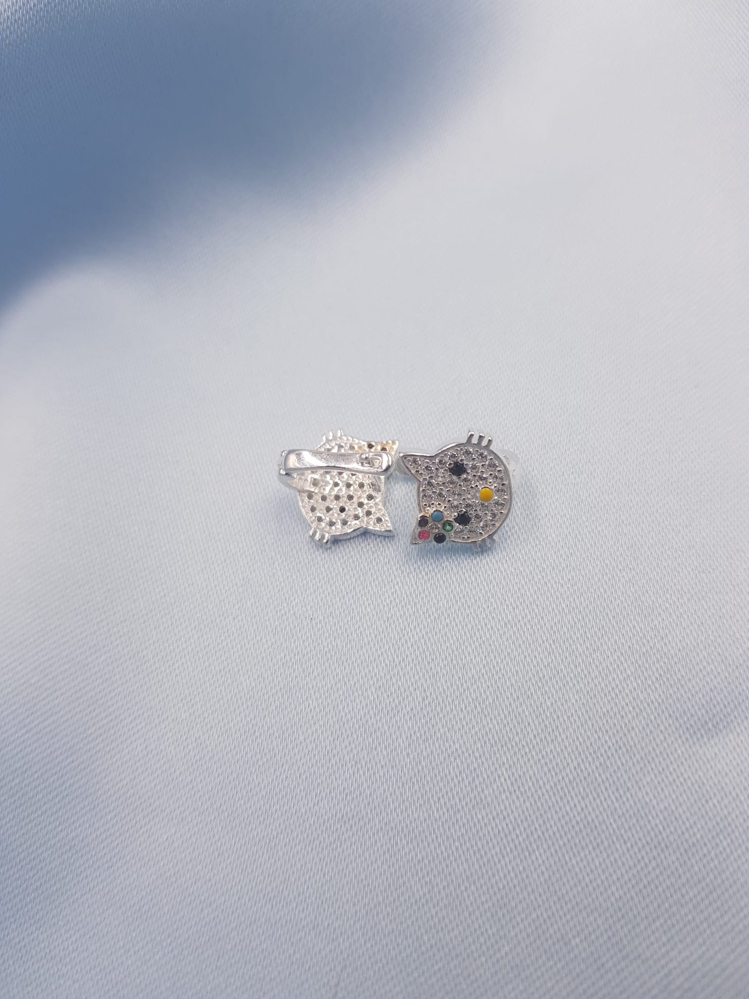 Vog Zirconia Taş İşlemeli 925 Ayar Gümüş Hello Kitty Kedicik Hediyelik Çocuk,Bebek Küpesi 