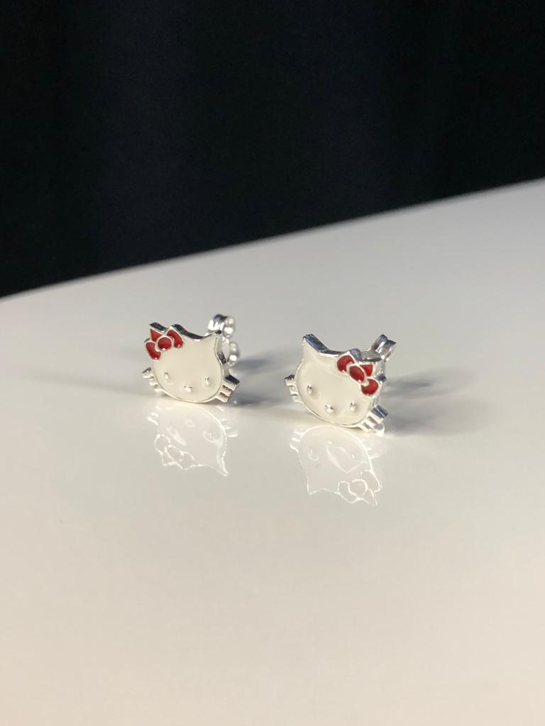 Vog Mine İşlemeli 925 Ayar Gümüş Hello Kitty Kedicik Model Hediyelik Çocuk,Bebek Küpesi