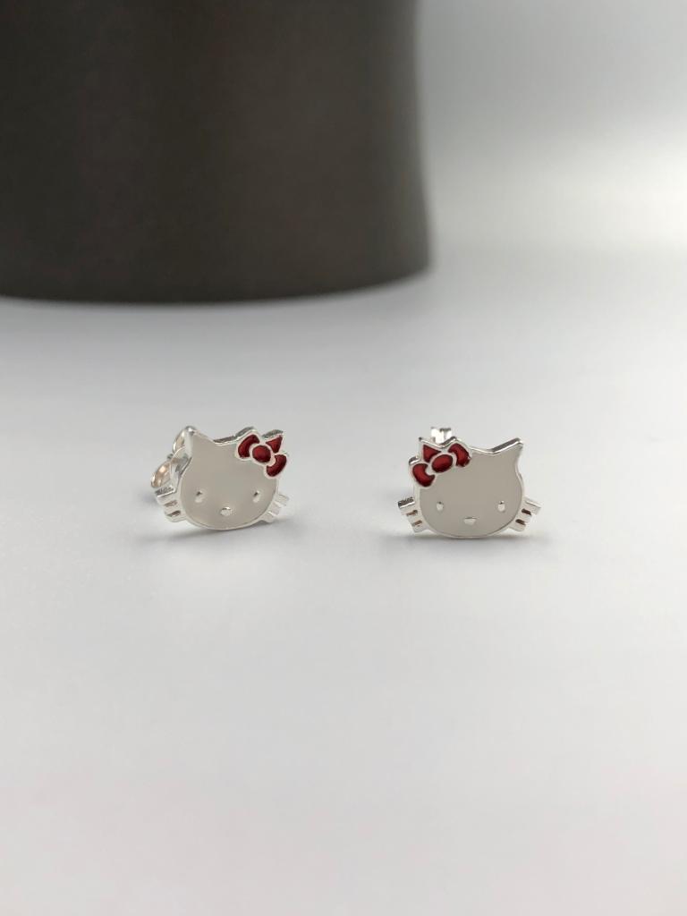 Vog Mine İşlemeli 925 Ayar Gümüş Hello Kitty Kedicik Model Hediyelik Çocuk,Bebek Küpesi