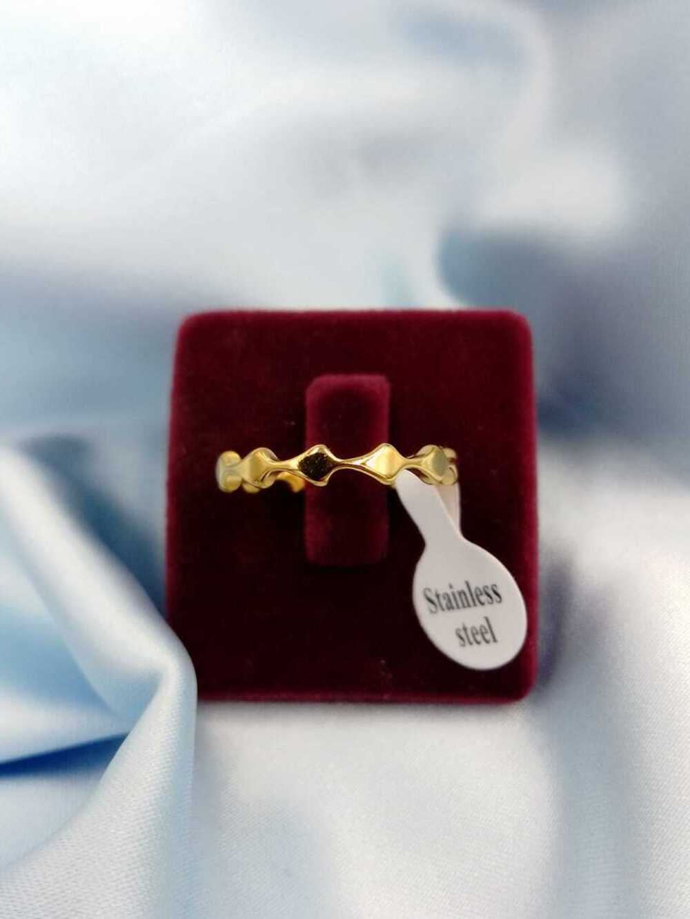 Vog Kişiye Özel 1. Sınıf Vip Çelik 4Mm Baklava Desen Model Unisex Sarı Renk Çelik Alyans