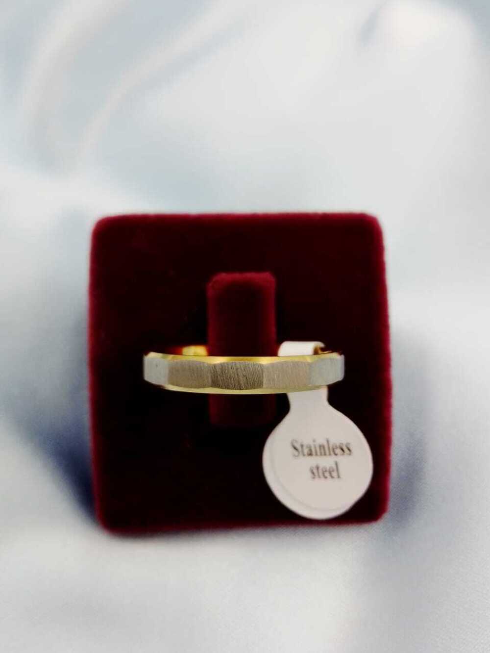 Vog Kişiye Özel 1. Sınıf Vip Çelik 4Mm Prizma Desen Model Unisex Çift Renk Çelik Alyans