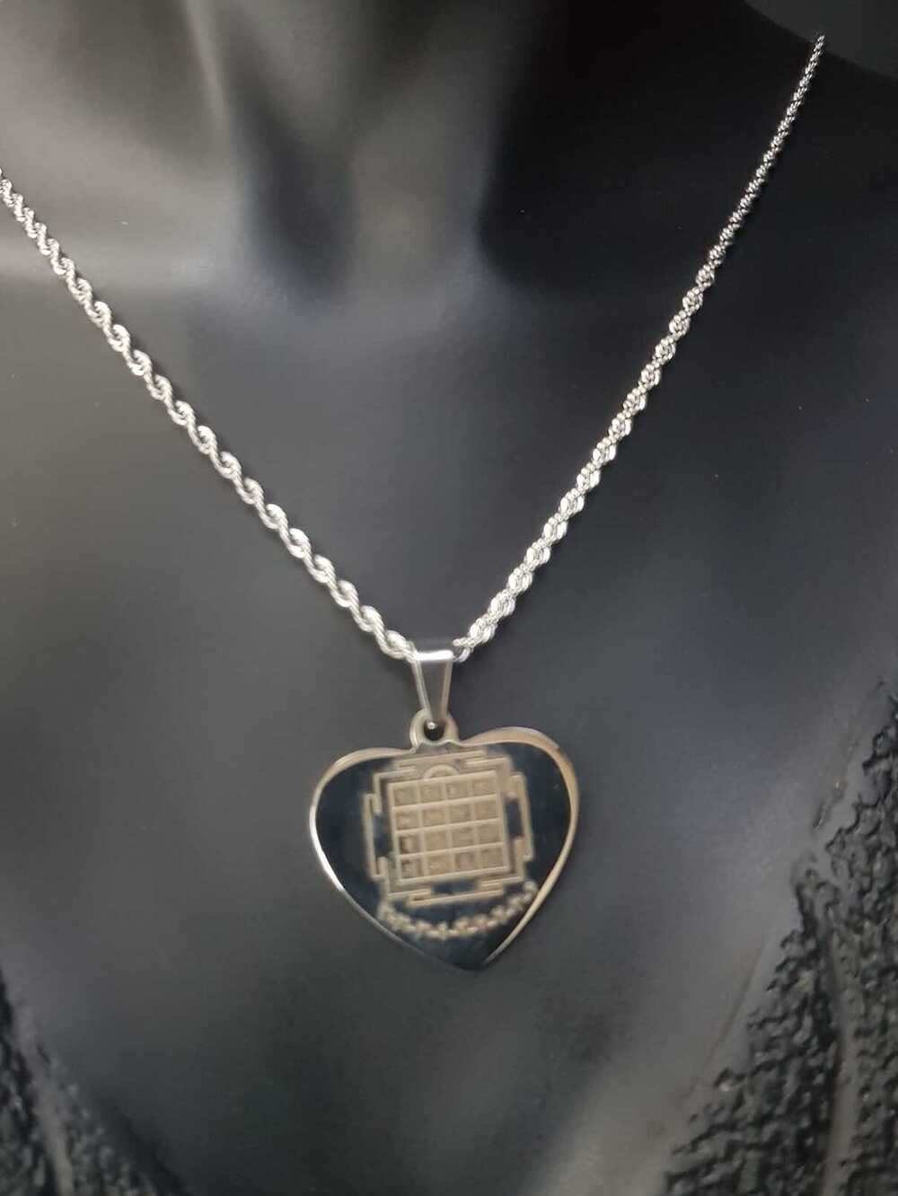 Vog Unisex Tılsımlı Aşk Mıknatısı Vashikaran Kalp Model Çelik Kolye
