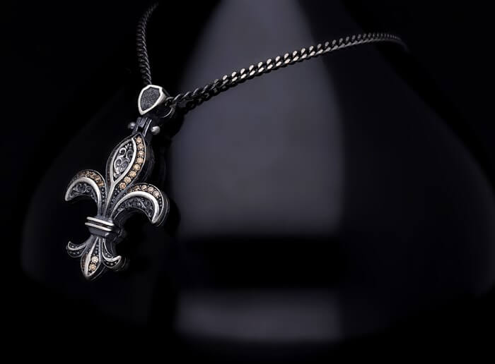 Vog Oksitli Fleur De Lis (1)Zirconia Taşlı 925 Ayar Gümüş Sevgiliye Eşe Babaya Hediye Kolye