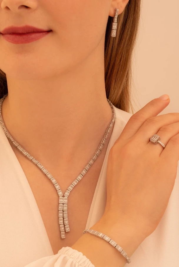 Vog Kadın Gümüş Takı Seti - Dilruba Baget Taşlı Kare Model Kolye, Bileklik, Yüzük, Küpe Tam Set