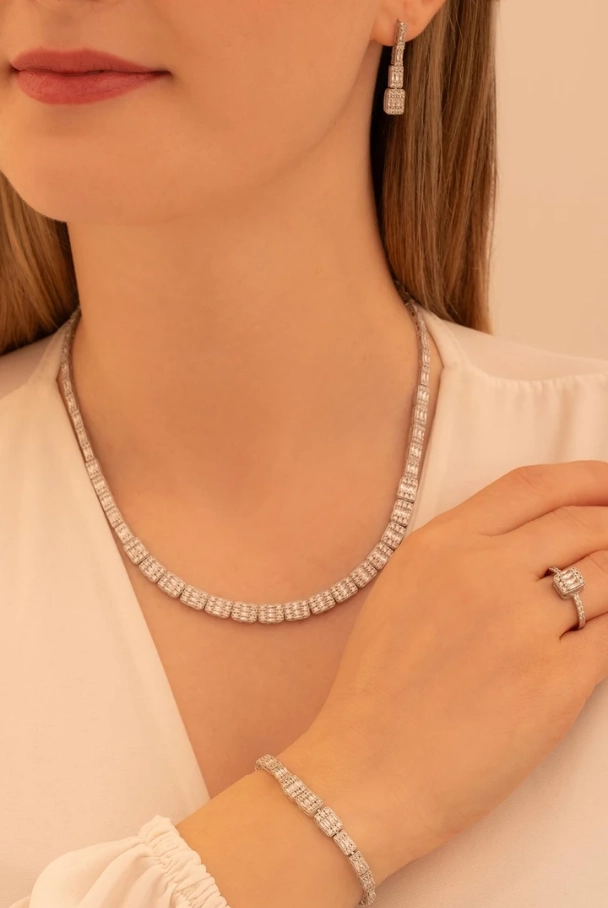 Vog Kadın Gümüş Takı Seti - Mehtap Baget Taşlı Kare Model Kolye, Bileklik, Yüzük, Küpe Tam Set