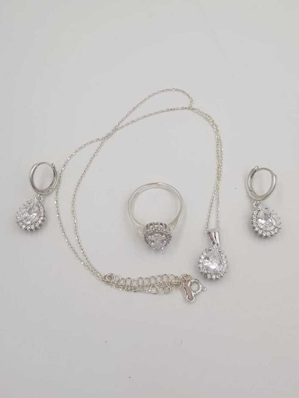Vog Swarovski Taşlı Damla Model 3’Lü 925 Ayar Gümüş Set Kolye,Yüzük,Küpe