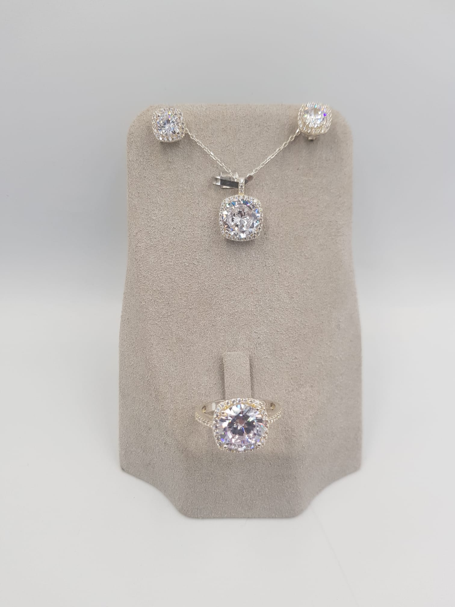 Vog Effective Diamond Taşlı Damla Model 3’Lü 925 Ayar Gümüş Set Kolye,Yüzük,Küpe
