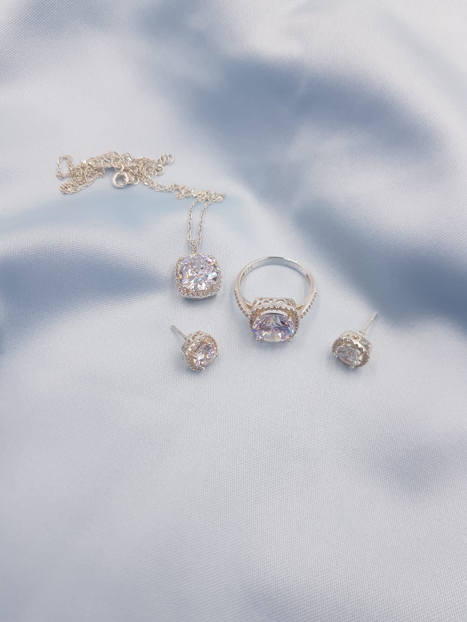 Vog Effective Diamond Taşlı Damla Model 3’Lü 925 Ayar Gümüş Set Kolye,Yüzük,Küpe