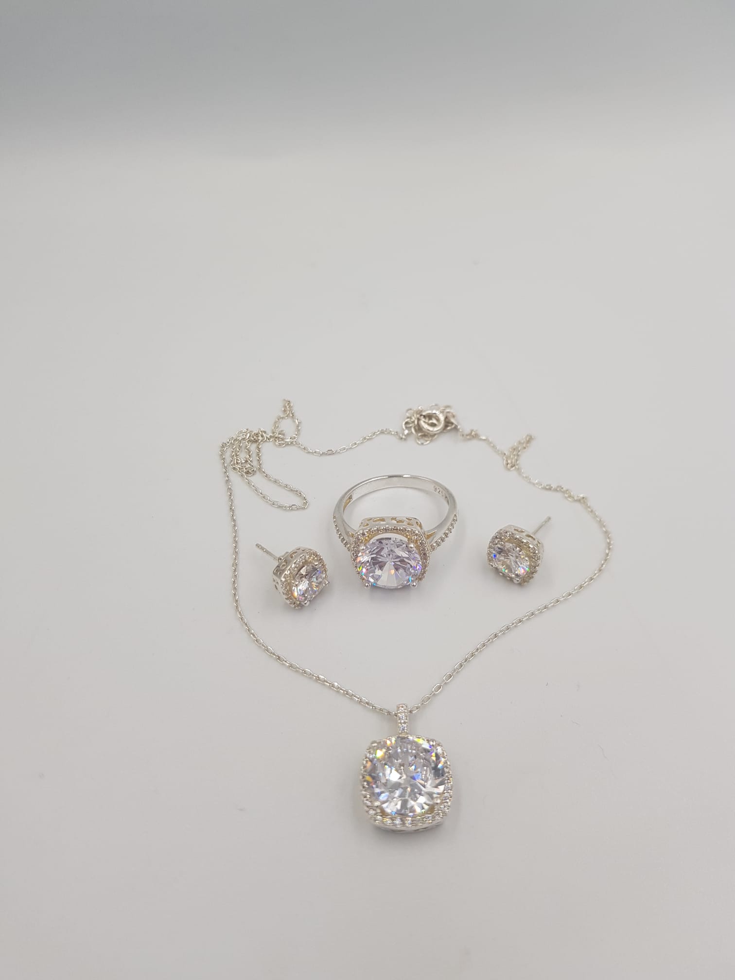 Vog Effective Diamond Taşlı Damla Model 3’Lü 925 Ayar Gümüş Set Kolye,Yüzük,Küpe