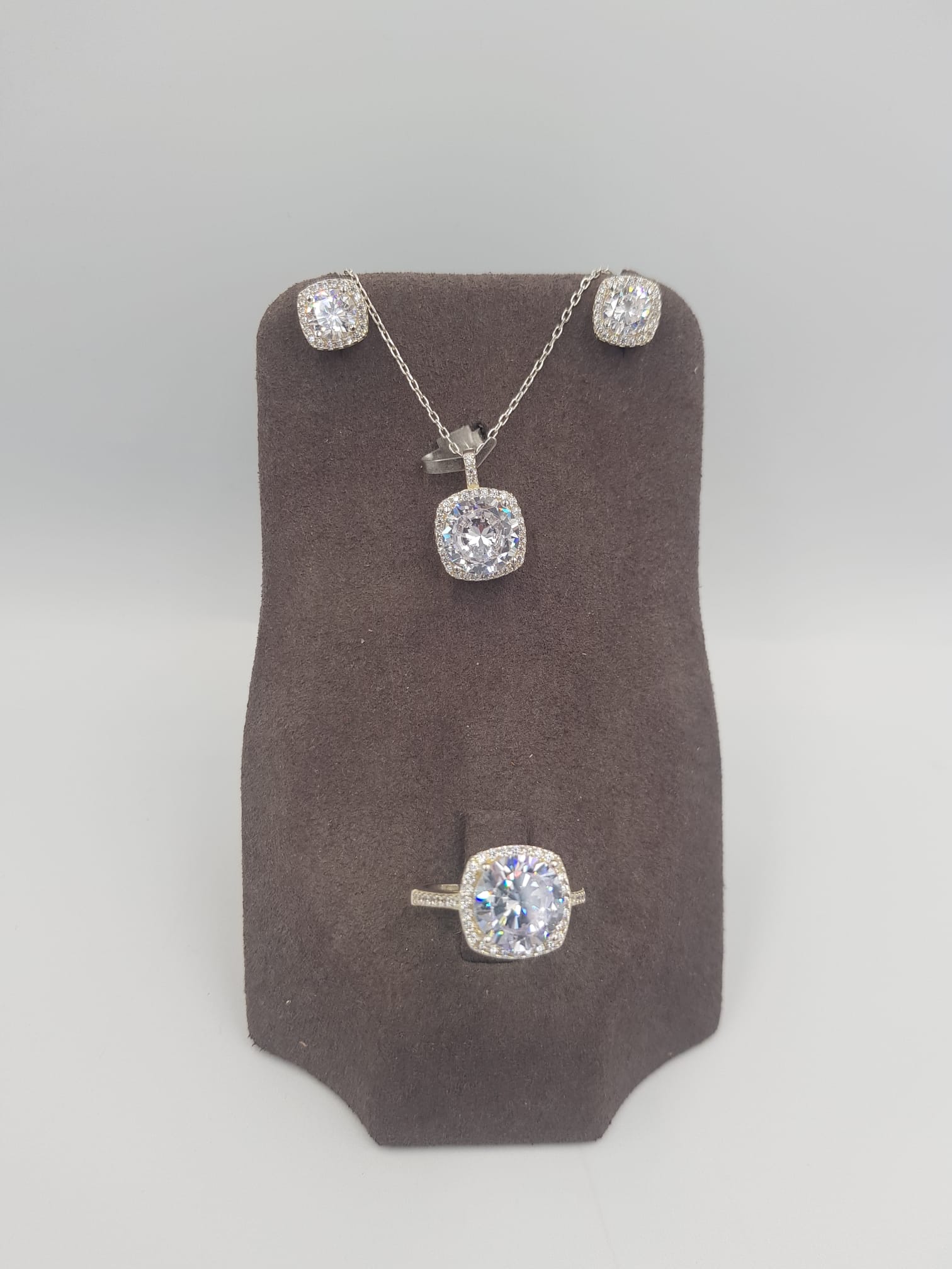 Vog Effective Diamond Taşlı Damla Model 3’Lü 925 Ayar Gümüş Set Kolye,Yüzük,Küpe