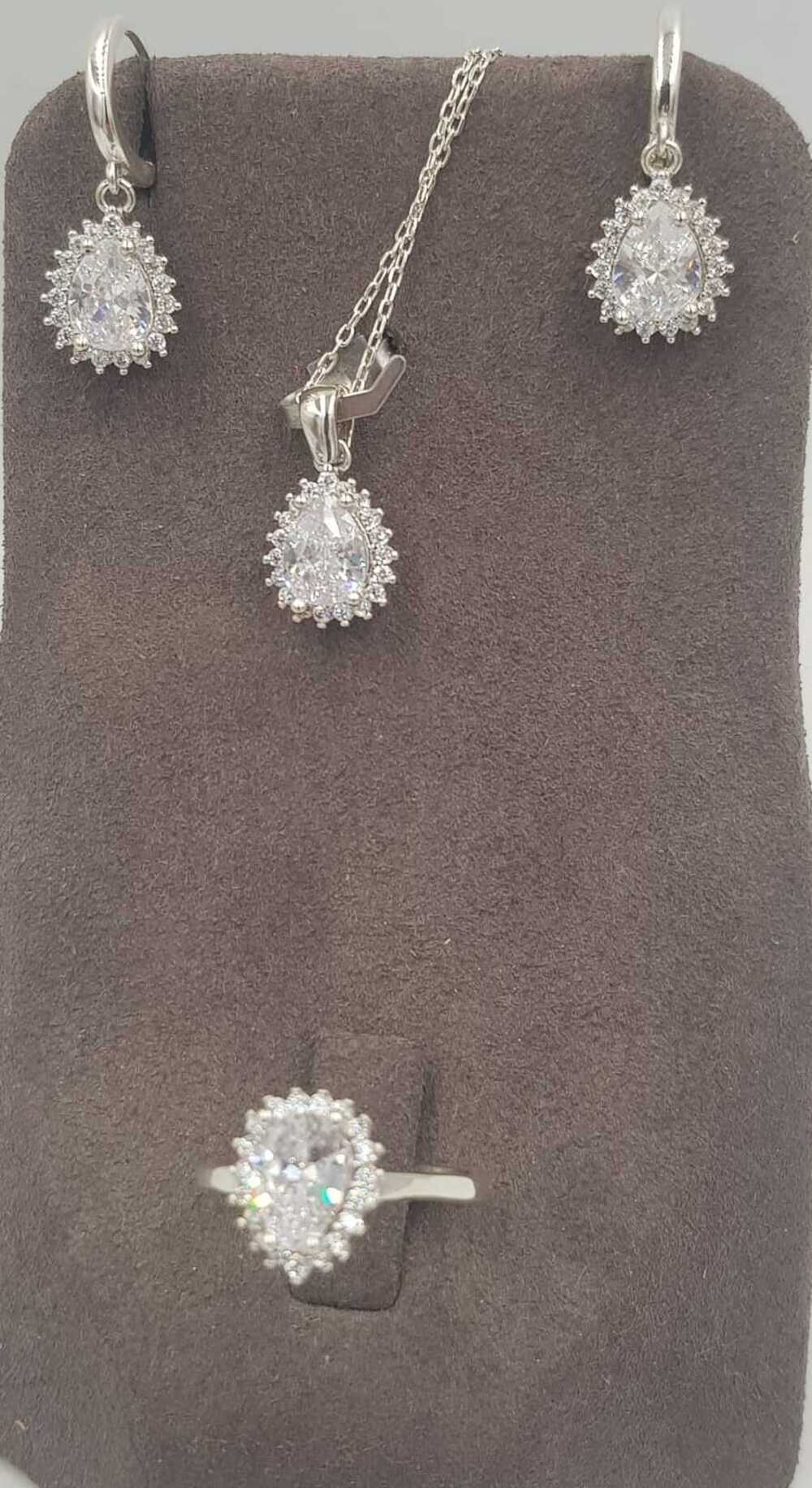 Vog Swarovski Taşlı Damla Model 3’Lü 925 Ayar Gümüş Set Kolye,Yüzük,Küpe