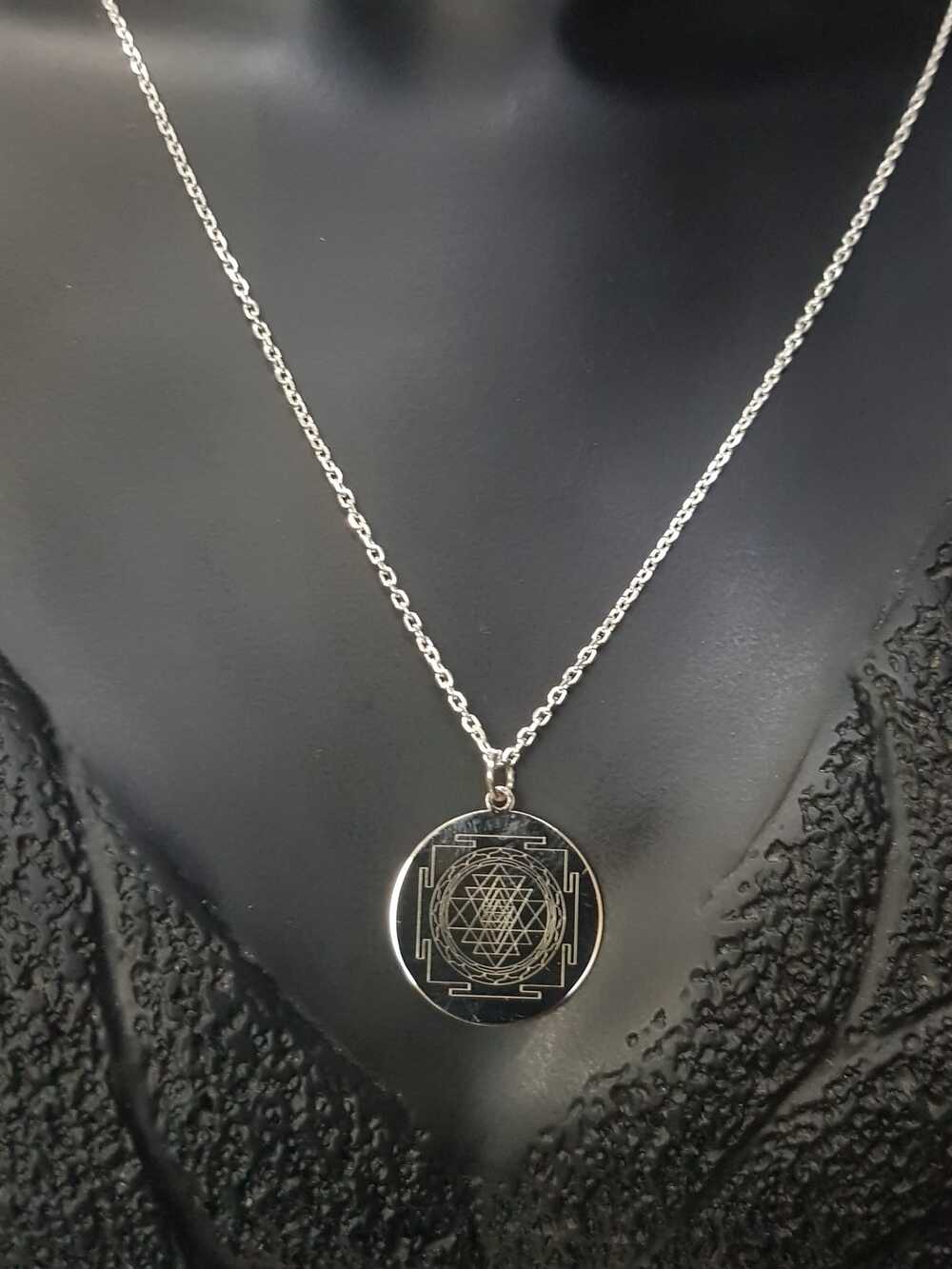 Vog Sri Yantra V Yaşam Çiçeği 925 Ayar Gümüş Çift Yönlü Kazıma Kolye