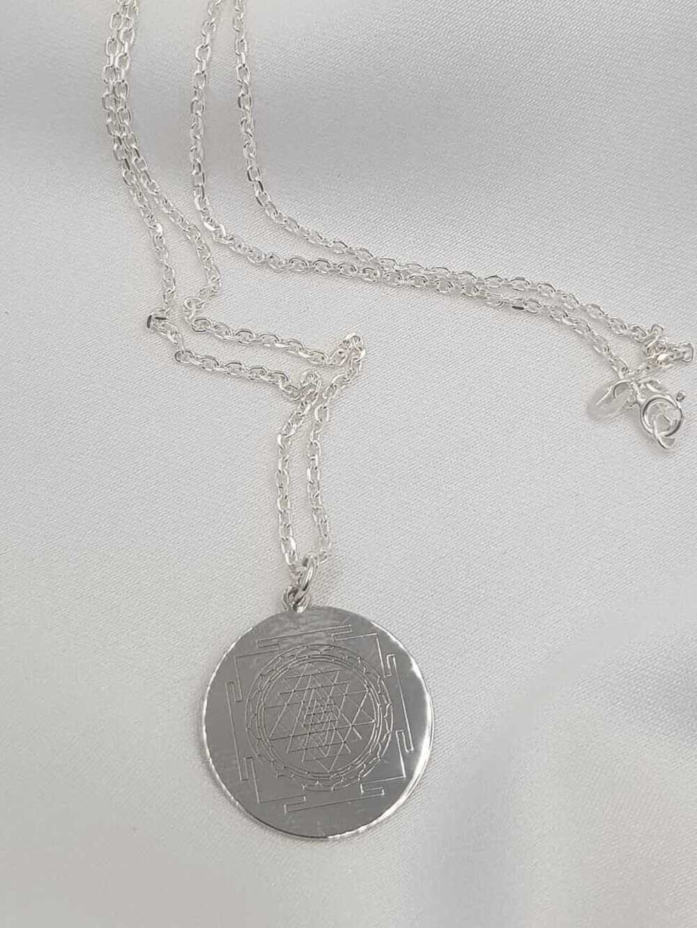 Vog Sri Yantra V Yaşam Çiçeği 925 Ayar Gümüş Çift Yönlü Kazıma Kolye