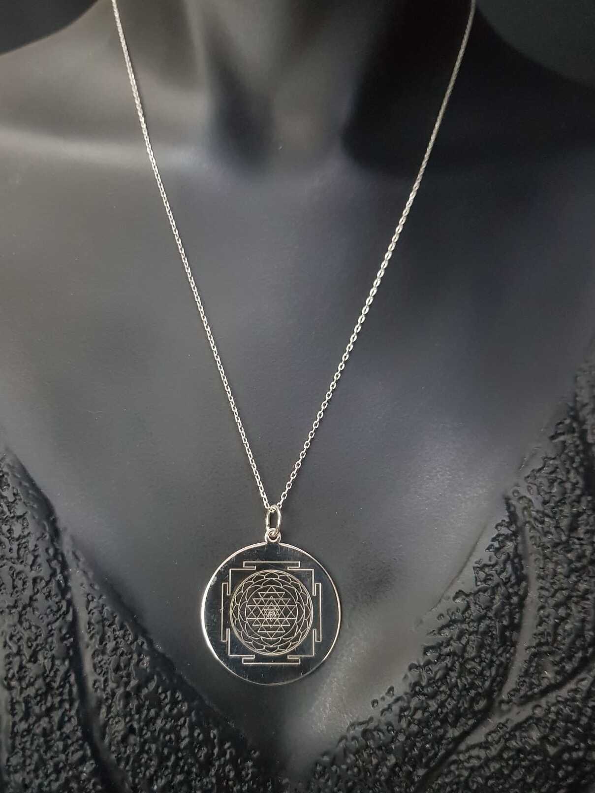 Vashikaran & Sri Yantra Gümüş Kolye - Aşk • Para • Sağlık • Başarı • Şans Mıknatısı 925 Ayar Gümüş Kolye