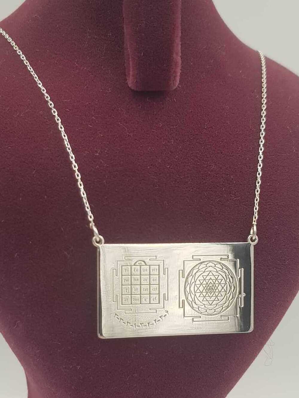 Vog Unisex Çift Yönlü Vashikaran&Kuber Yantra Aşk,Para,Sağlık.Başarı,Şans Mıknatısı Gümüş Kolye