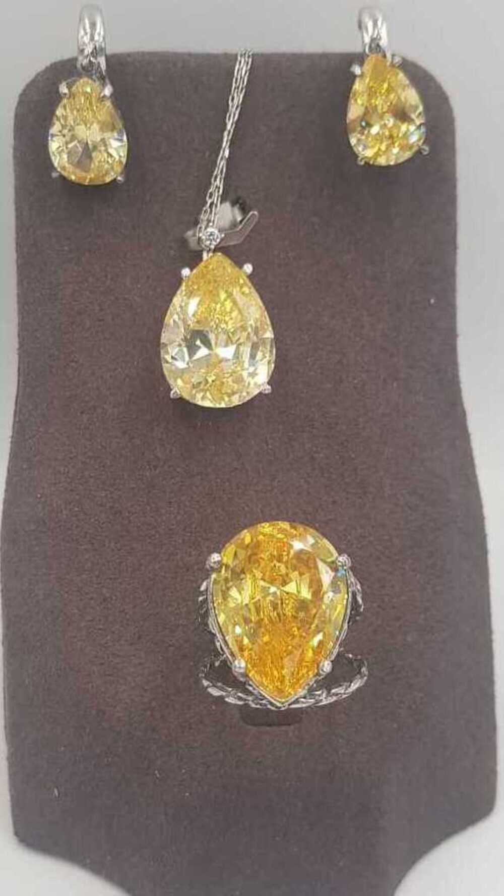 Vog Swarovski Kesim Sarı Sitrin Damla Tasarım 3’Lü Set Gümüş Sevgiliye,Eşe Yüzük,Küpe,Kolye