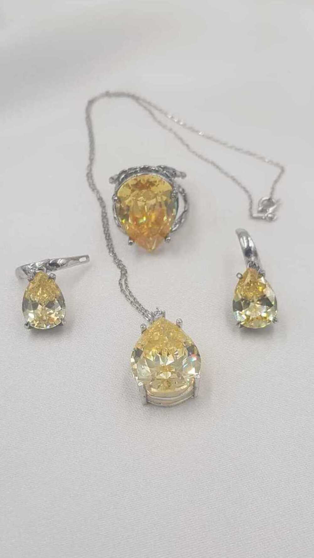 Vog Swarovski Kesim Sarı Sitrin Damla Tasarım 3’Lü Set Gümüş Sevgiliye,Eşe Yüzük,Küpe,Kolye