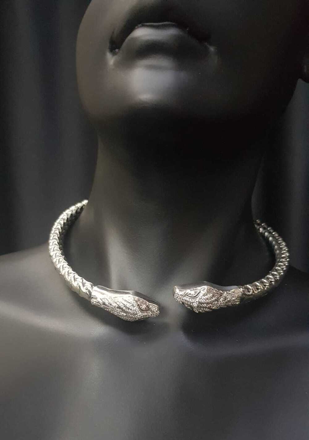 Vog İtalyan Cartier Tasarım Taşlı Yılan (Snake)925 Gümüş Sevgiliye,Anneye,Eşe Choker,Gerdanlık