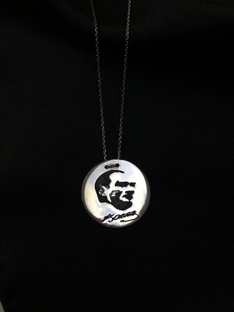 Mustafa Kemal Atatürk Silüeti V İmzası Madalyon Gümüş • Sevgiliye • Eşe • Anneye • Kolye