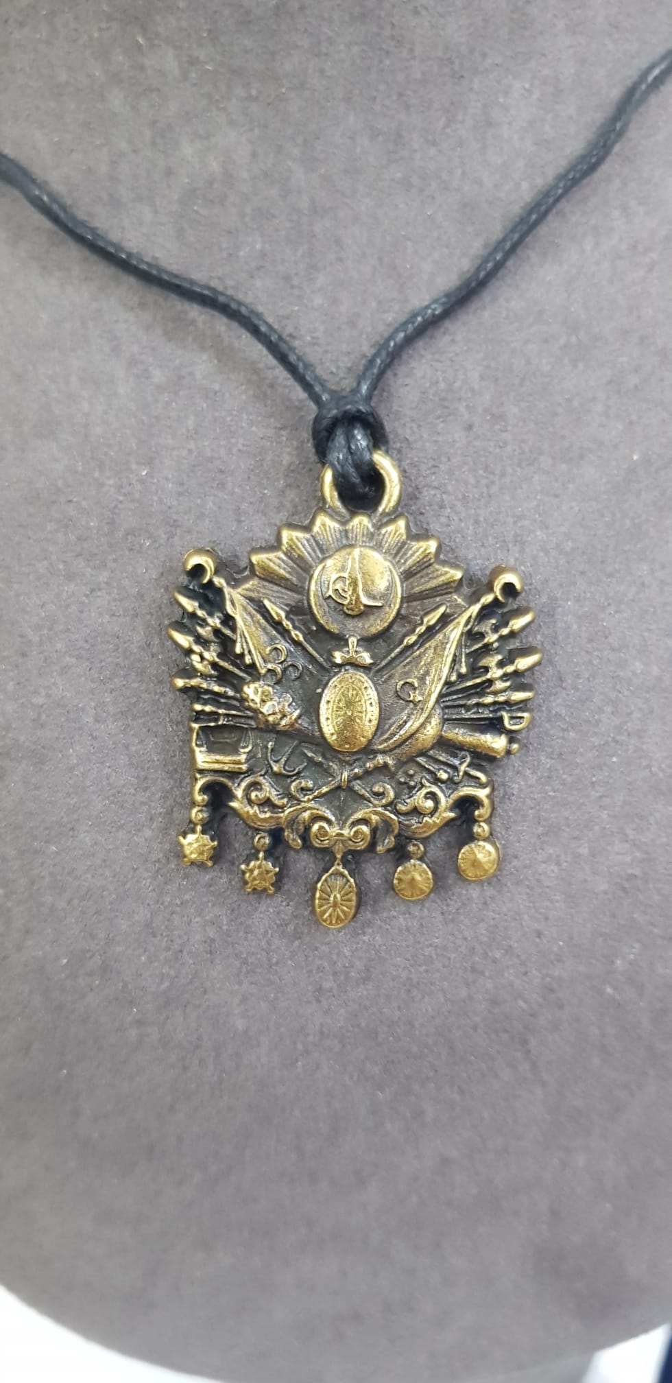 Vog Prinç Meteryalli Osmanlı Arması Sancağı Deri İp Görünüm Sevgiliye,Arkadaşa,Babaya Hediye Kolye