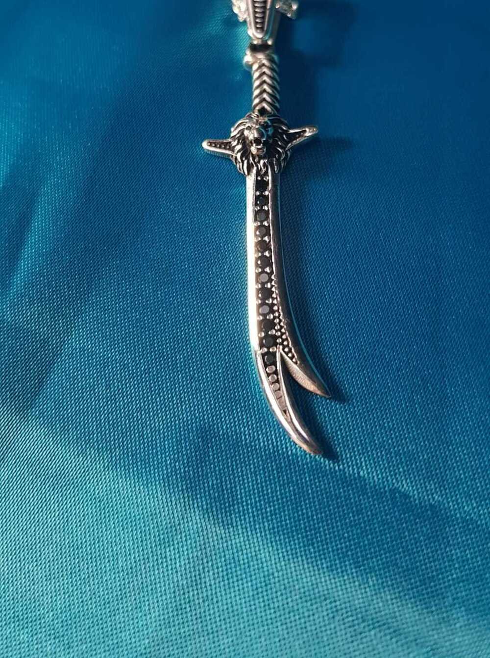 Vog Unisex Siyah Onix Taşlı Hz.Ali Allahın Aslanı Ve Zülfikar Kılıcı 925 Ayar Gümüş Uç