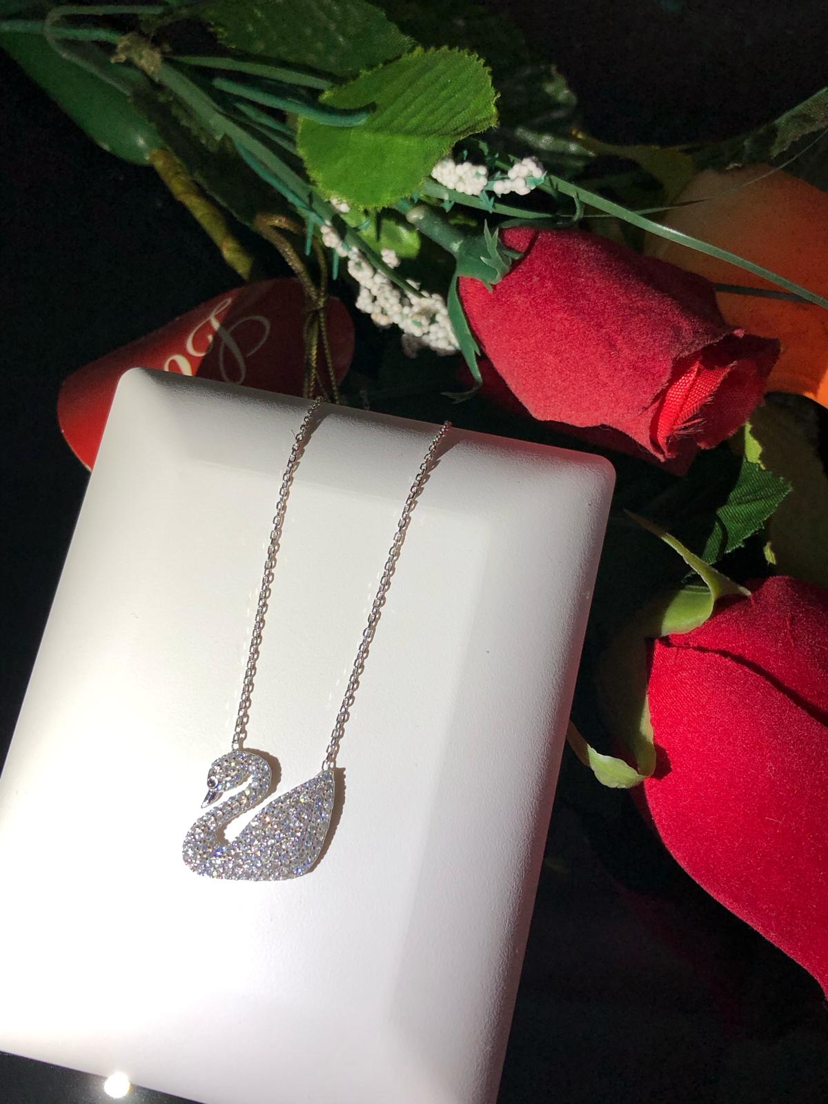 Kuğu Model 2 Zirconia Taşlı 925 Ayar Gümüş 925 Ayar Gümüş Sevgiliye • Eşe • Anneye Kolye