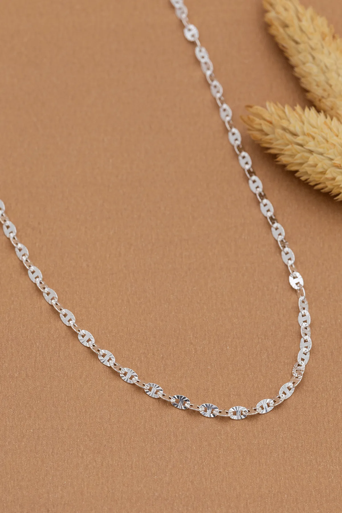 2.5mm Kalemli Desenli Barlı 925 Ayar Gümüş  • Işıklı Kutuda • Sevgiliye • Eşe • Anneye Kolye