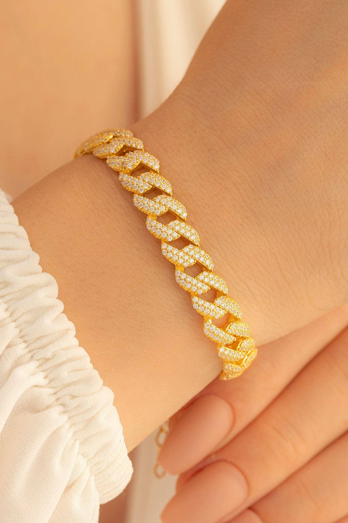 Vog Işıklı Kutuda Zirkon Taşlı Gurmet Model Gold 925 Ayar Gümüş Sevgiliye,Anneye,Eşe Hediye Bileklik