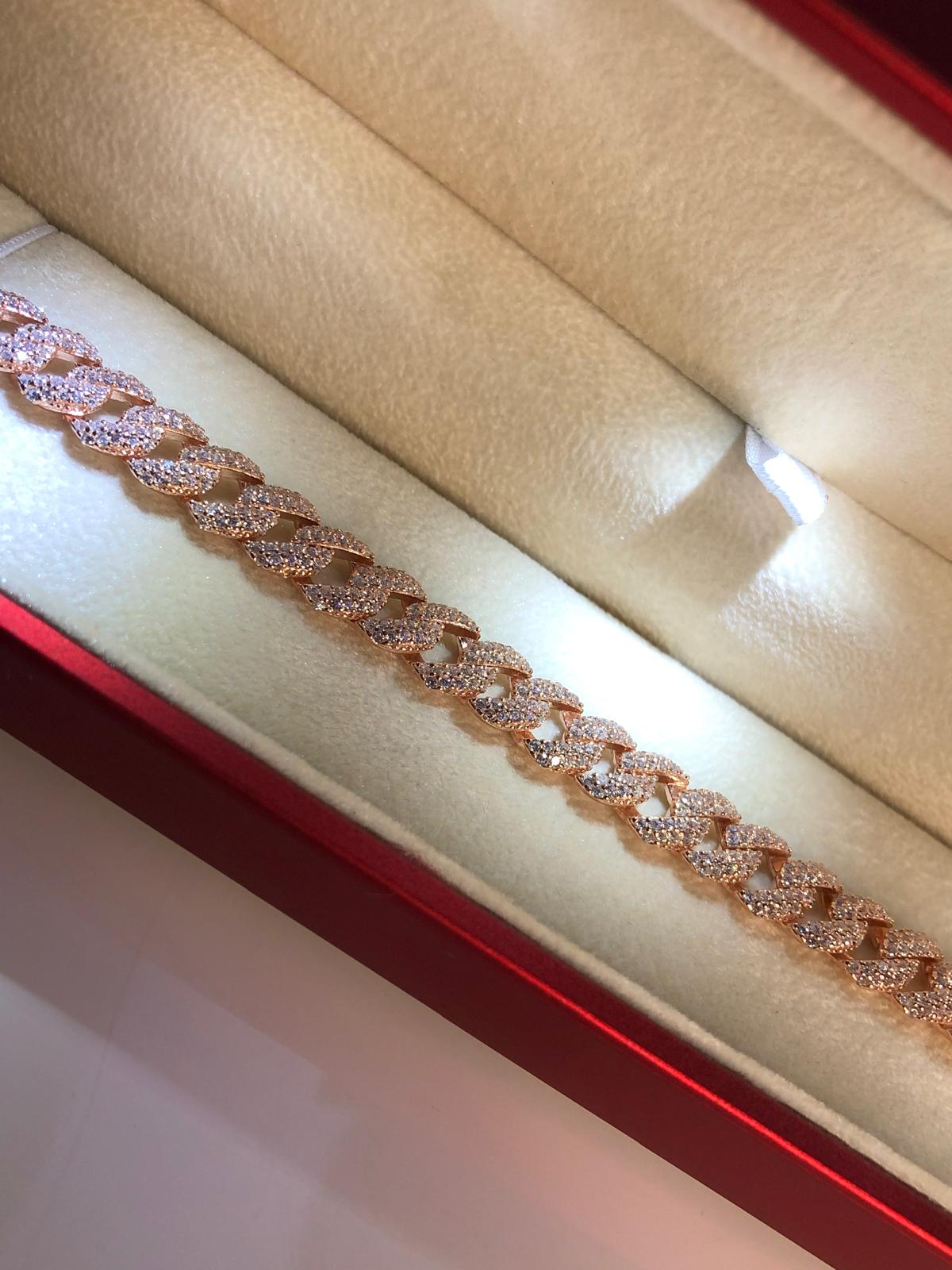 Vog Işıklı Kutuda Zirkon Taşlı Gurmet Model Rose 925 Ayar Gümüş Sevgiliye,Anneye,Eşe Hediye Bileklik