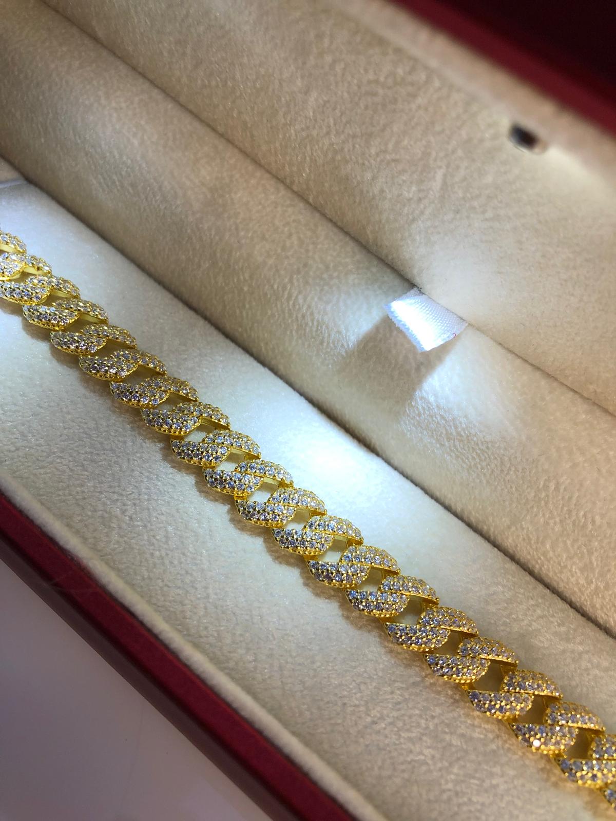 Vog Işıklı Kutuda Zirkon Taşlı Gurmet Model Gold 925 Ayar Gümüş Sevgiliye,Anneye,Eşe Hediye Bileklik