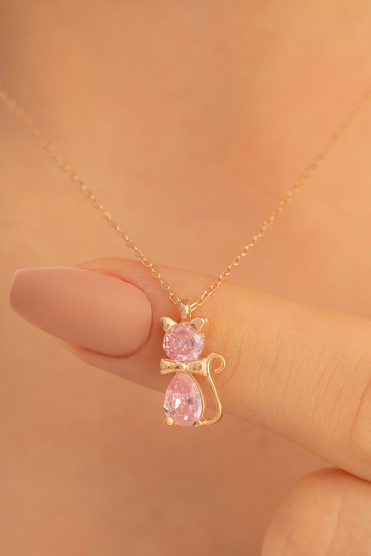 Vog Pembe Taşlı Papyonlu Kedi Motifli 925 Ayar Gümüş Sevgiliye,Anneye,Eşe,Arkadaşa Hediye Kolye