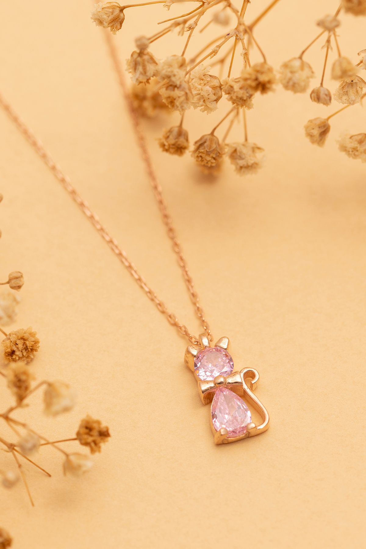 Vog Pembe Taşlı Papyonlu Kedi Motifli 925 Ayar Gümüş Sevgiliye,Anneye,Eşe,Arkadaşa Hediye Kolye