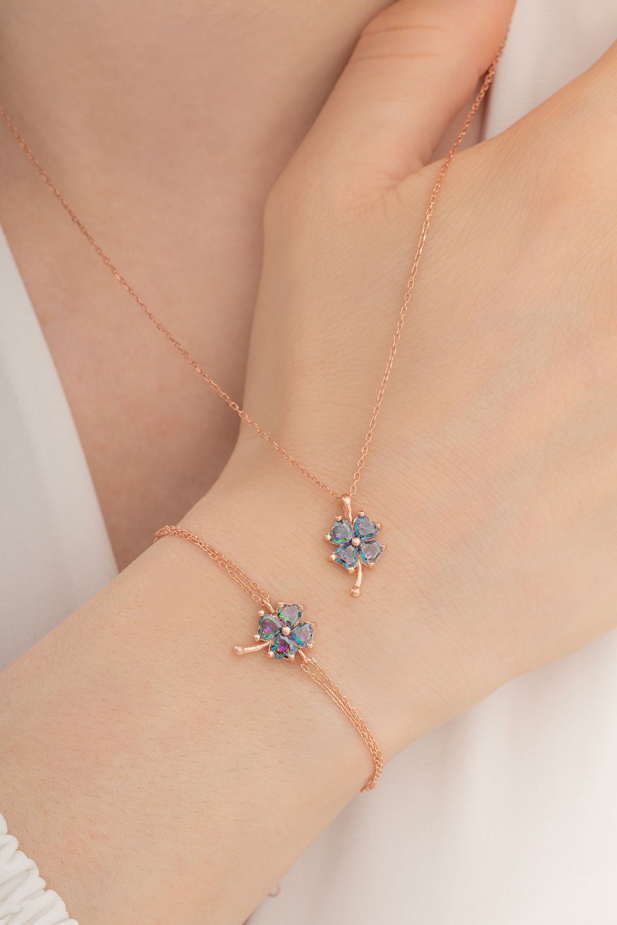 Mistik Topaz Yonca Set • 925 Ayar Gümüş  Sevgiliye  • Eşe • Anneye • Arkadaşa Bileklik V Kolye Set
