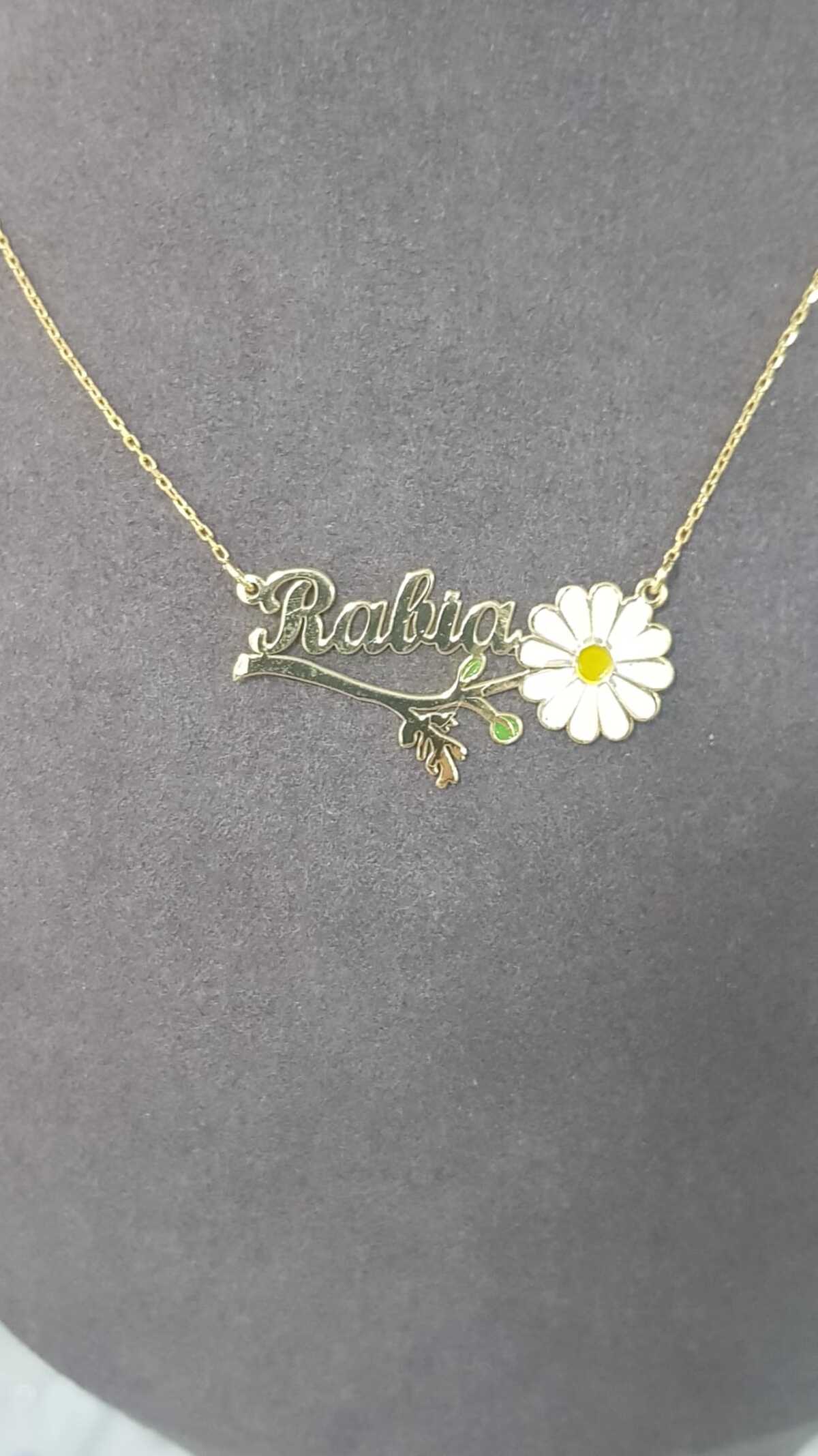 Rabia Yazılı Papatya İsim Kolye 925 Gümüş  • Sevgiliye • Eşe • Anneye • Arkadaşa Hediye Kolye