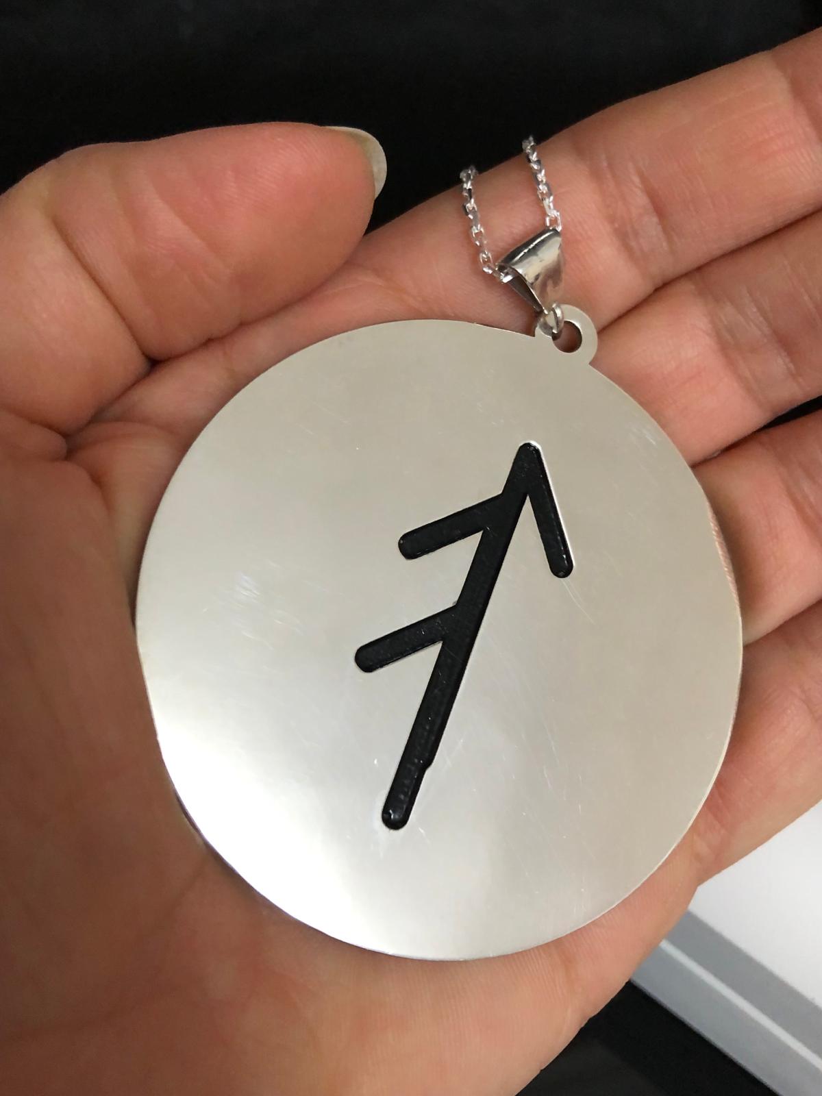 Vog Rune Sembolü Bilgiyi Özümsemek V Muhafazaetmek 925 Ayar Gümüş 6 Cm Madalyon Kolye