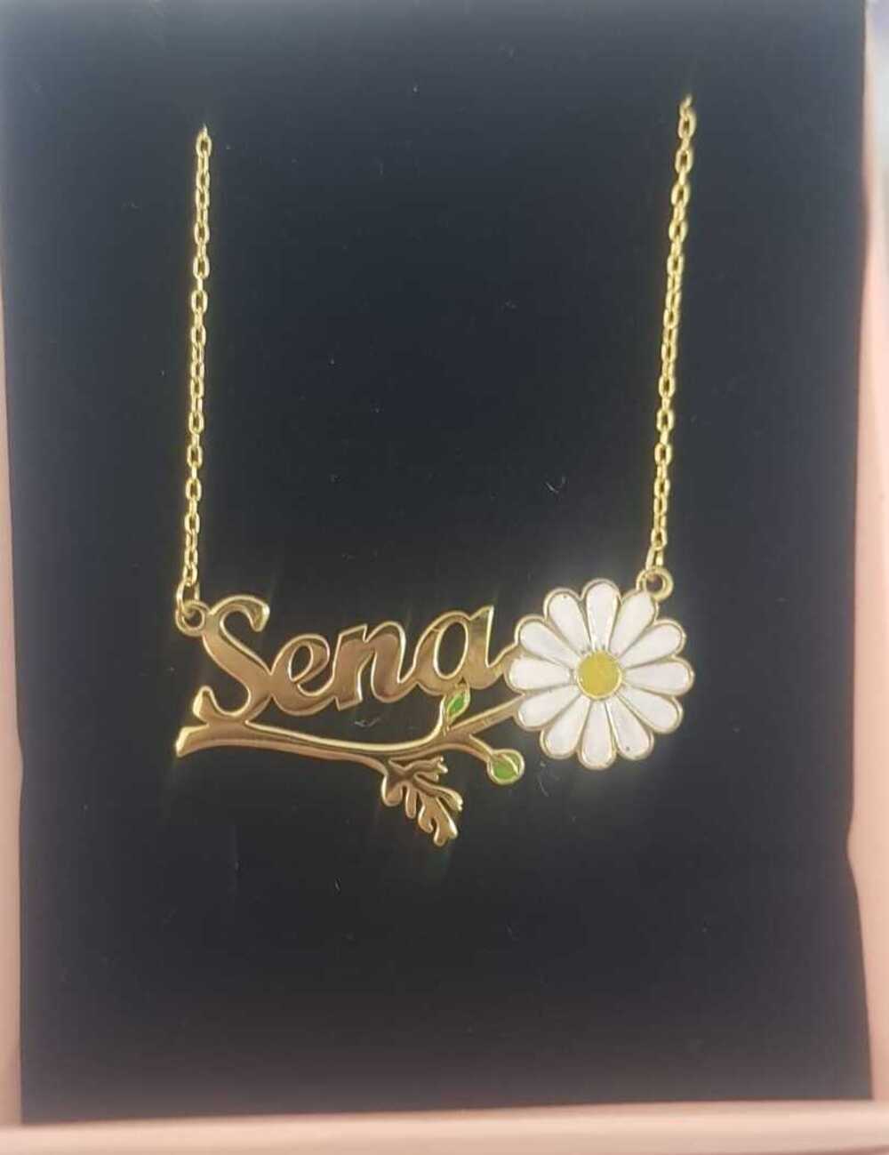 Vog Kişiye Özel Sena Yazılı Papatya 925 Ayar Gümüş Sevgiliye,Anneye,Eşe,Arkadaşa Hediye Kolye