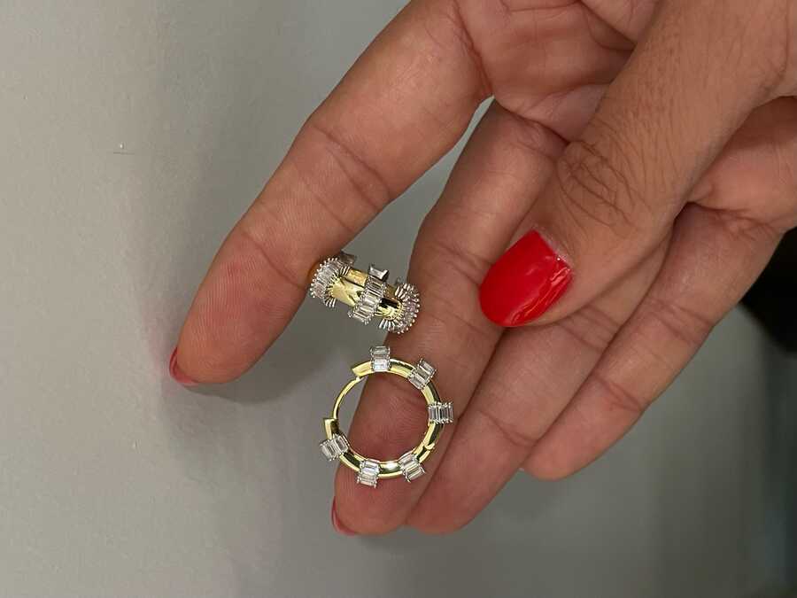 Vog Tiffany Tasarım 2 Cm Yeşil Beyaz Silindir Baget Taşlı 925 Ayar Gümüş Sevgiliye,Eşe,Anneye Küpe